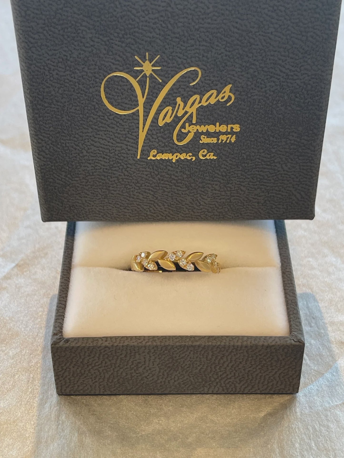 0.15CTW Round Brilliant Cut Diamond 14KT Yellow Gold Leaf Alternating Brushed / Diamond Stackable Band