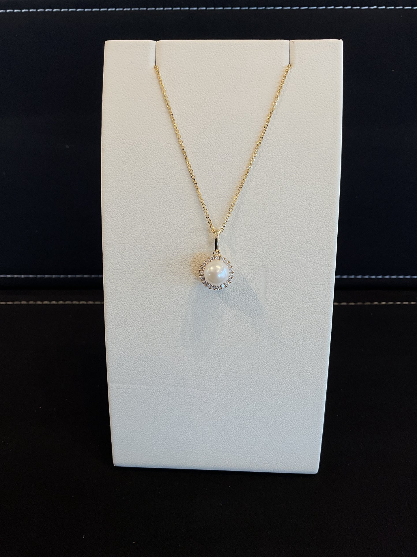 Cultured Pearl with Round Brilliant Cut Diamond Halo Setting 14KT Yellow Gold Necklace 18" 14KT Yellow Gold Chain