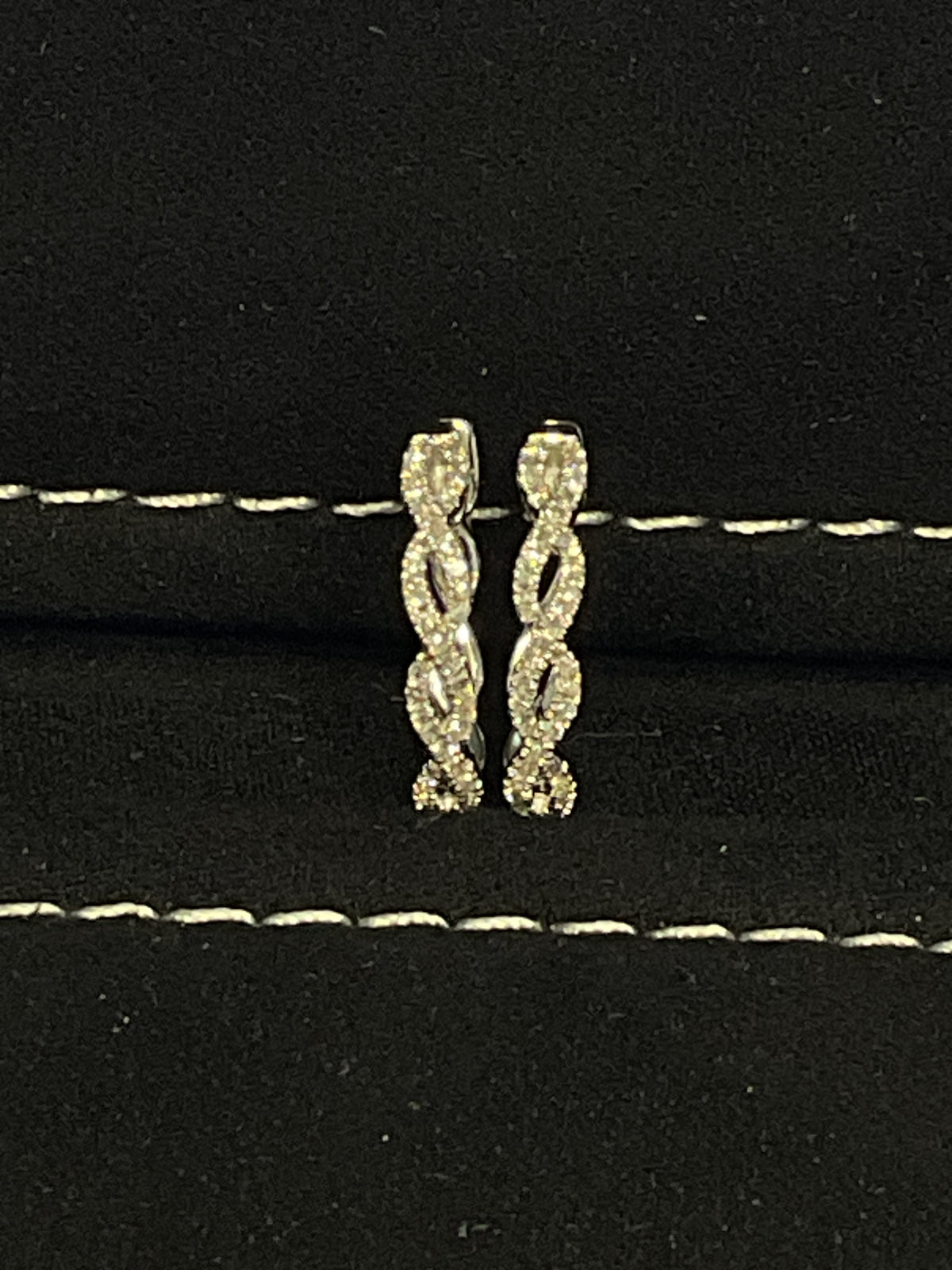 0.20CTW Diamond Oval Twist Hoop Earrings, 14WG, 1-PR, ABTIN: E71-HP11683 , TCYRY, WY/IO