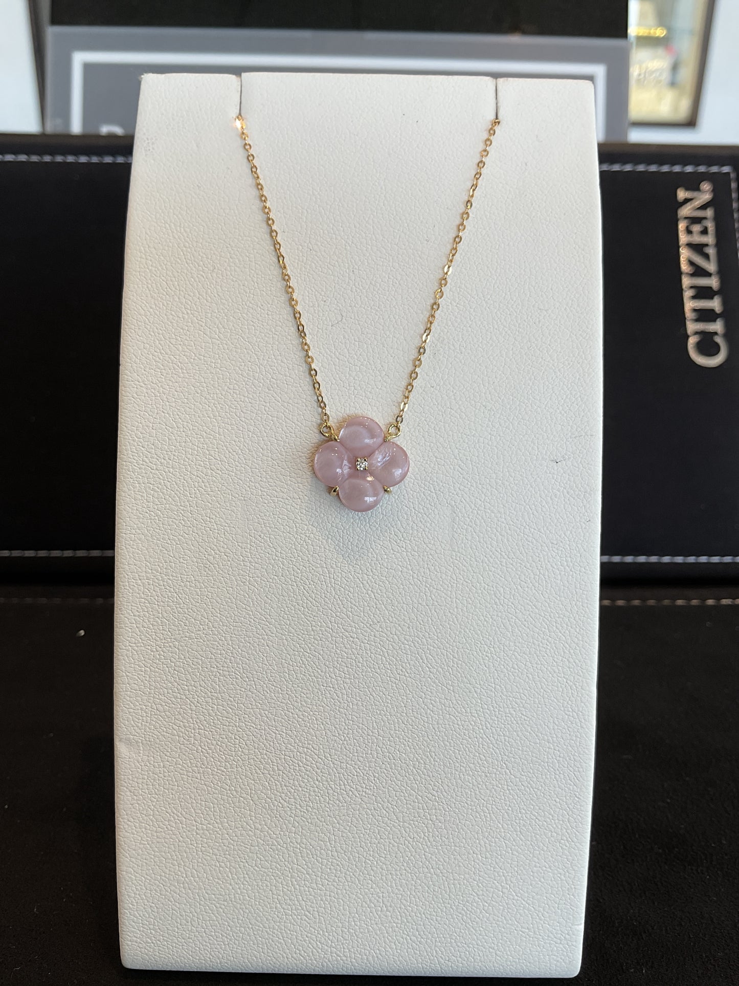4 Leaf Clover Cut Pink Mother Of Pearl 18KT Yellow Gold Necklace 16" Chain