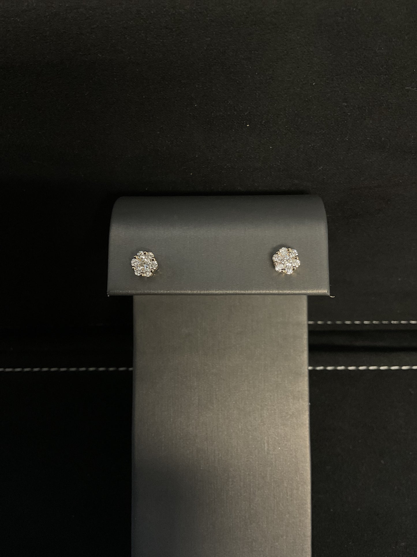 1CTW Round Brilliant Cut Cluster Set Diamond 14KT Yellow Gold Stud Earrings