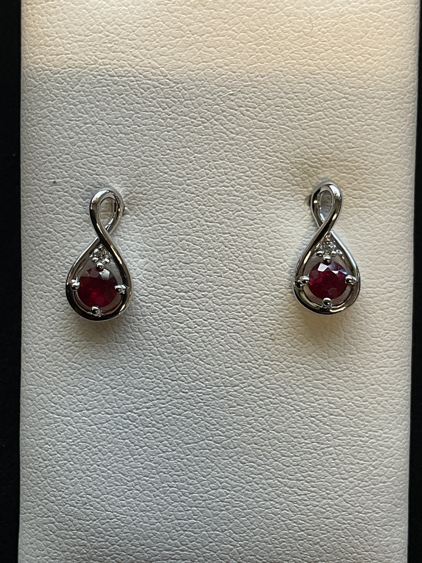 Round Cut Stone with Single Round Brilliant Cut Diamond Accent set in Gold Wire Infinity Design 14KT Stud Earrings