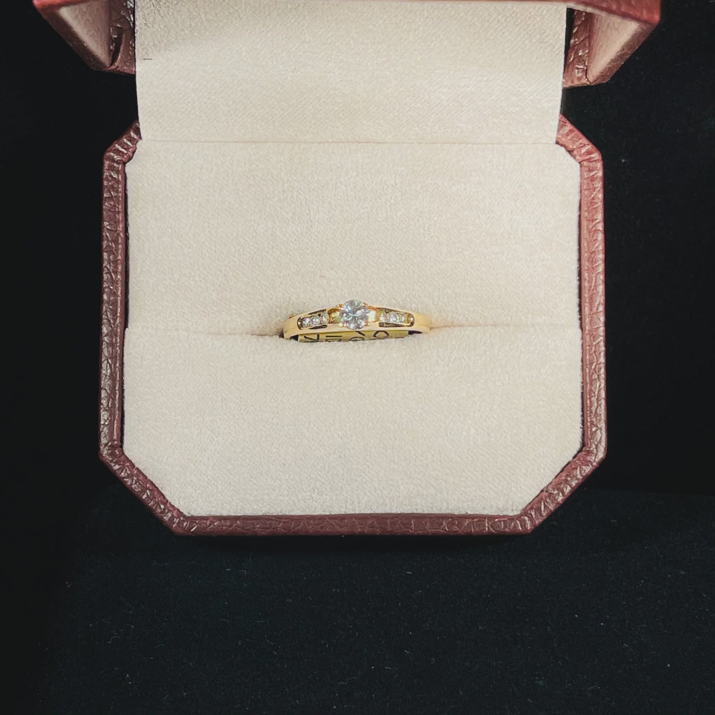 0.28CTW Round Brilliant Cut Diamond 14KT Yellow Gold Engagement Ring