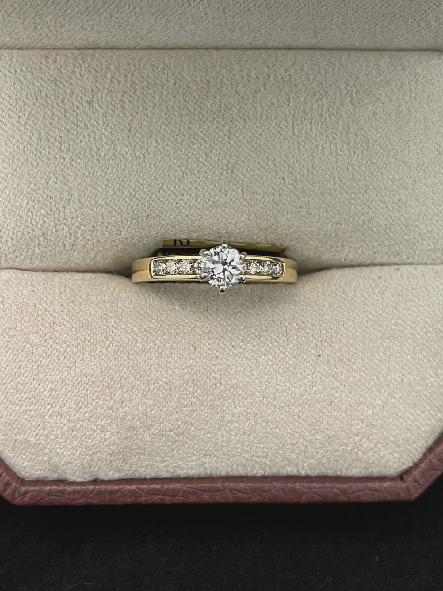 0.47CTW Round Brilliant Cut Diamond 14KT Yellow Gold Engagement Ring