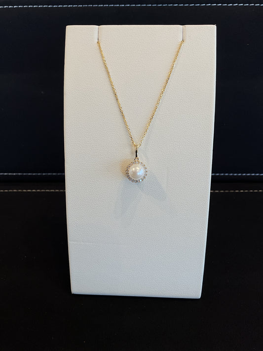 Cultured Pearl with Round Brilliant Cut Diamond Halo Setting 14KT Yellow Gold Necklace 18" 14KT Yellow Gold Chain