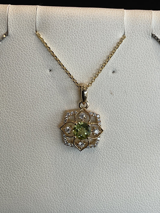 Round Cut Peridot with Round Brilliant Cut Diamonds in Square Flower Design 14KT Yellow Gold Necklace 18" Chain