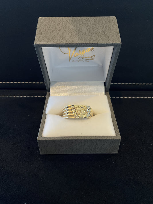Nugget Ring 10KT Yellow Gold with Round Brilliant Cut Diamond Accents
