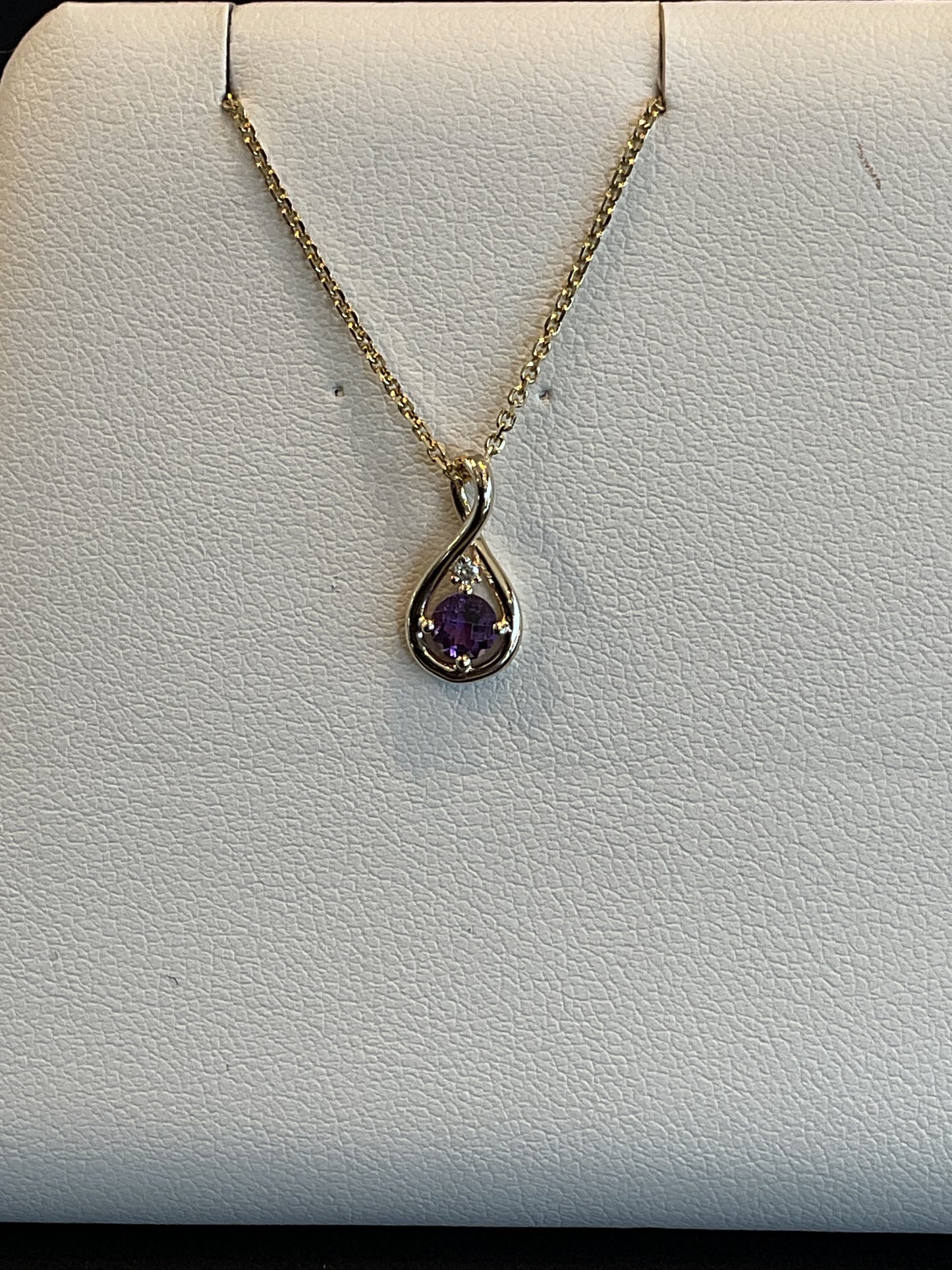 Round Cut Stone with Single Round Brilliant Cut Diamond Accent set in 14KT Gold Wire Infinity Design Necklace 18" Chain