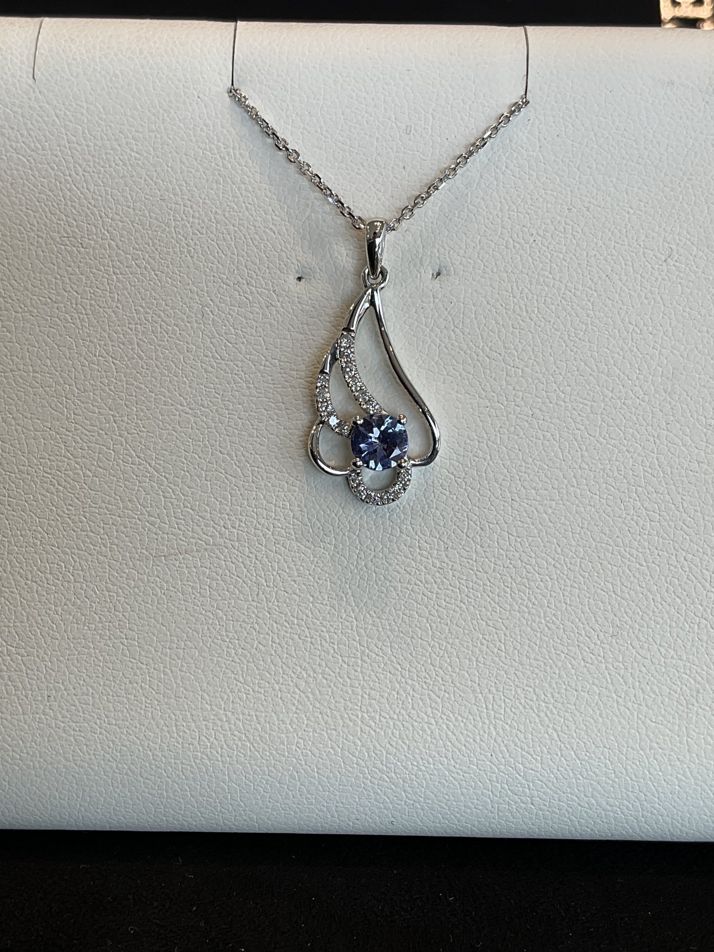 Round Cut Tanzanite with Round Brilliant Cut Diamonds in Petal Design 14KT White Gold Necklace