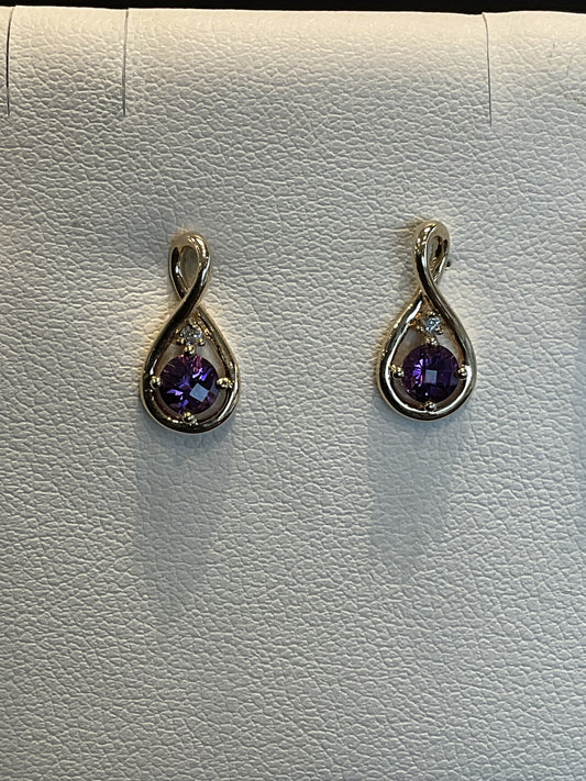 Round Cut Stone with Single Round Brilliant Cut Diamond Accent set in Gold Wire Infinity Design 14KT Stud Earrings