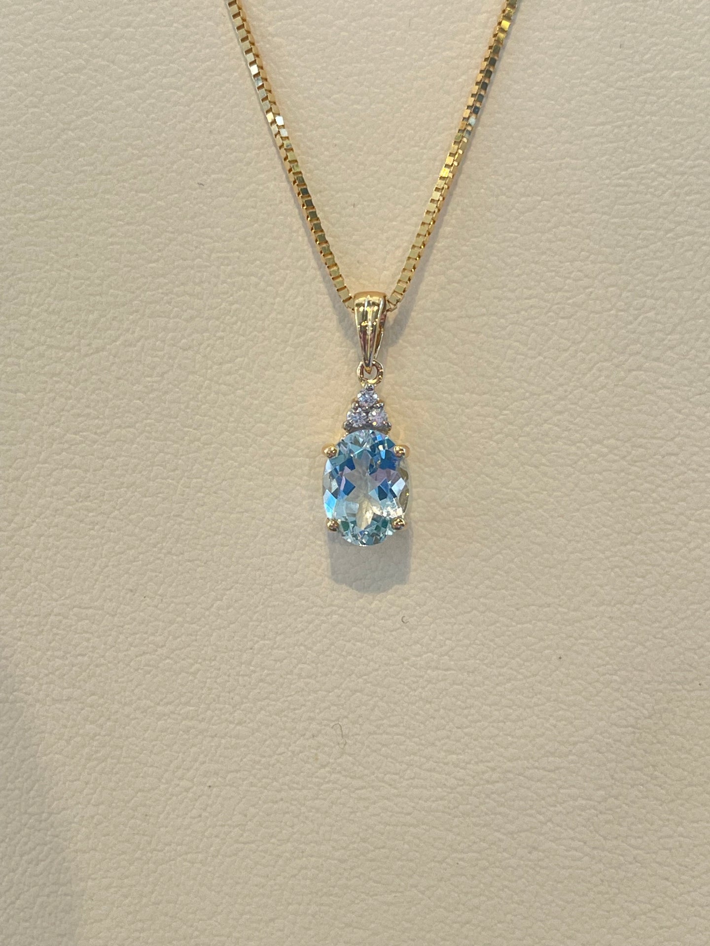 Oval Aquamarine Necklace w/ Diamond