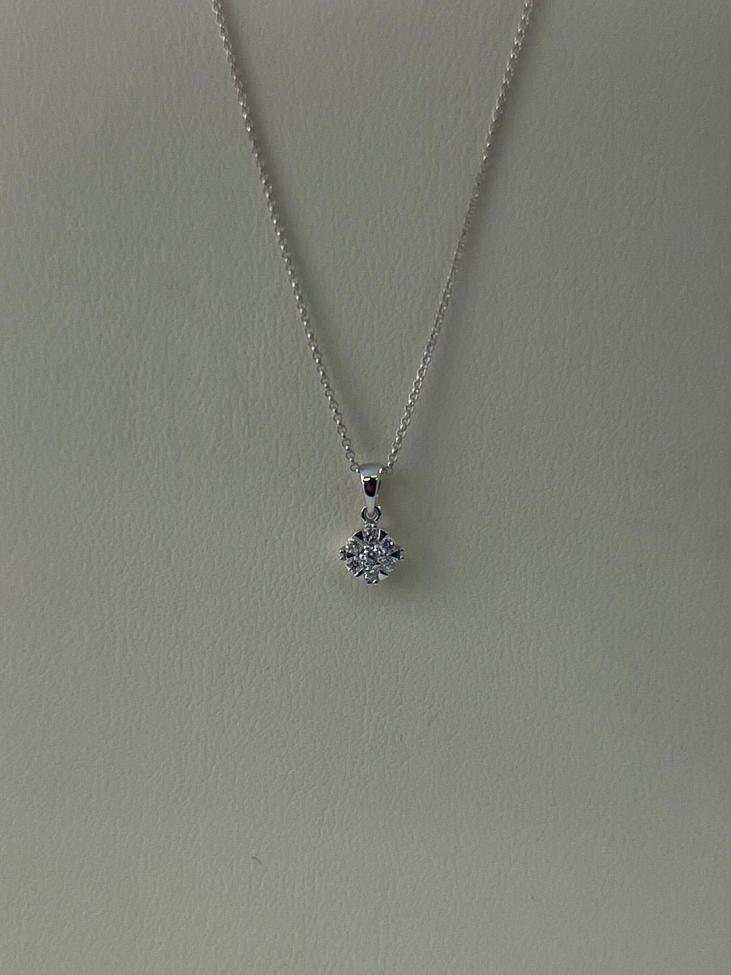 Round Cluster Diamond Necklace A5893